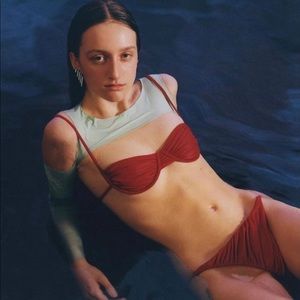 NWT Isa Boulder Idris Matte Bottom - Cherry - XS